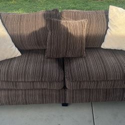 2 Two Love Seat Couches. Soft Clean Comfy Must Pick Up 