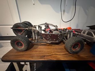 Traxxas udr full metal chassis
