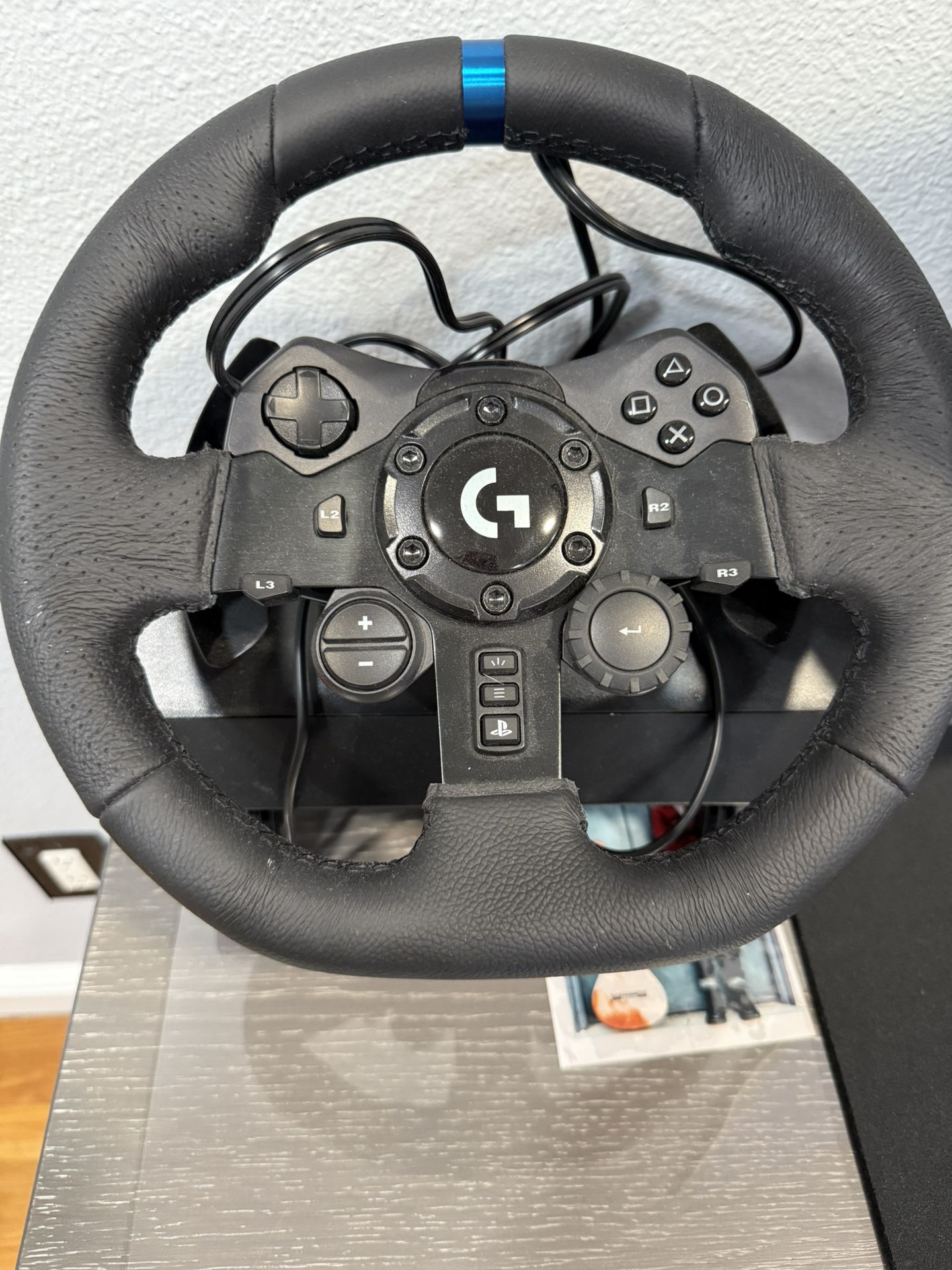 Logitech G923 Racing Wheel and Pedals for Xbox Series XIS, Xbox One and PC: USB Connection, Rubber Grip