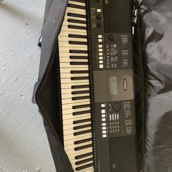 Yamaha Eléctric Key Board 