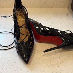 Louboutin women's dress shoe #40