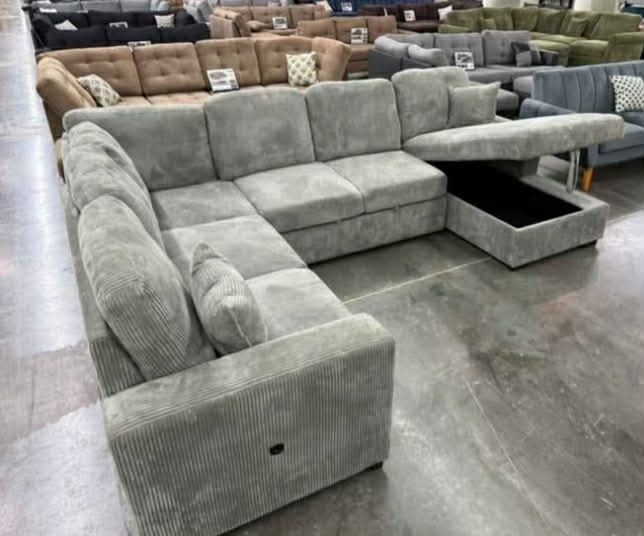 New Sleeper Sectional Couch with USB and Storage! Free Delivery 🚚!