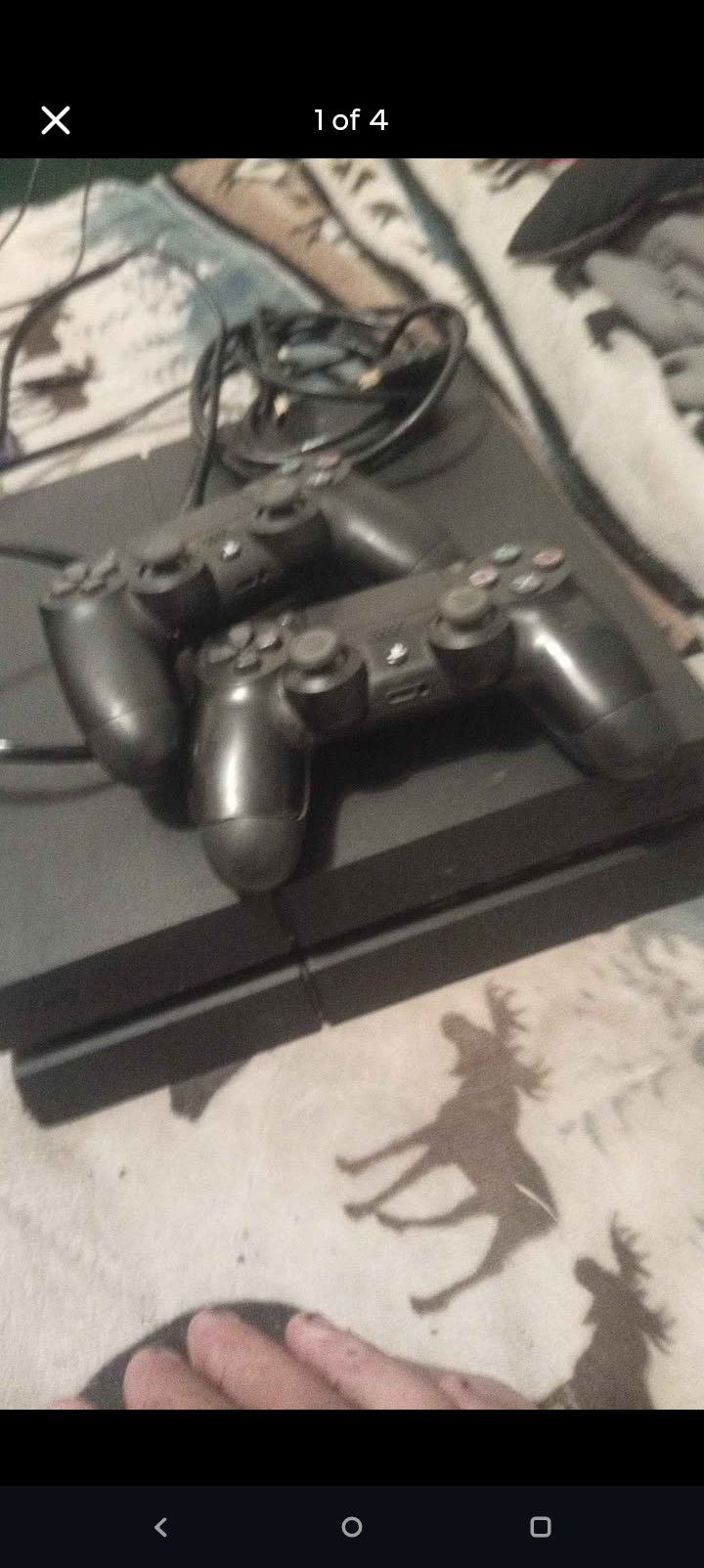 PlayStation 4 And 7 Games And Controllers 2