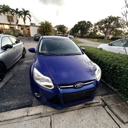 2012 Ford Focus Hatchback 