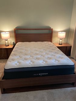 Helix Midnight Luxe Mattress-Like New!