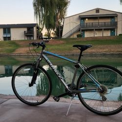 Specialized Cross Trail Road bike/ Cycle