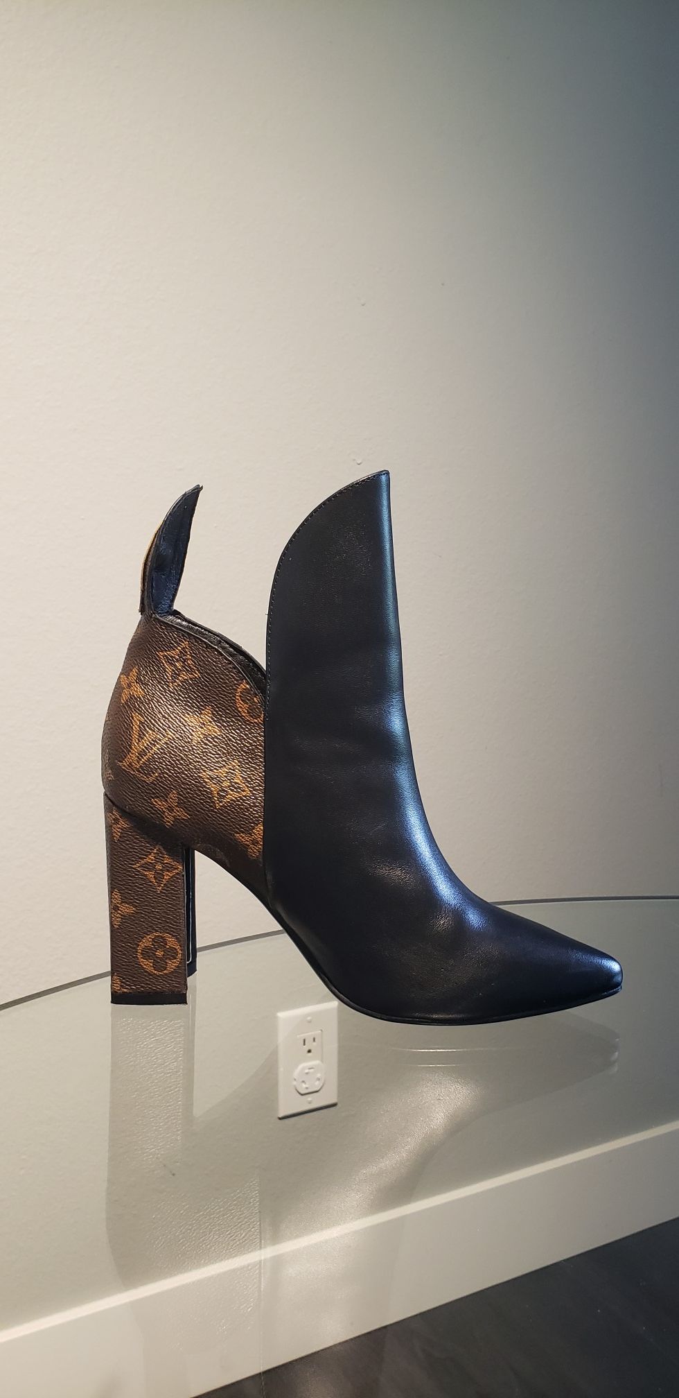 Louis Vuitton ankle boots 39. US size 8.5 / 9
