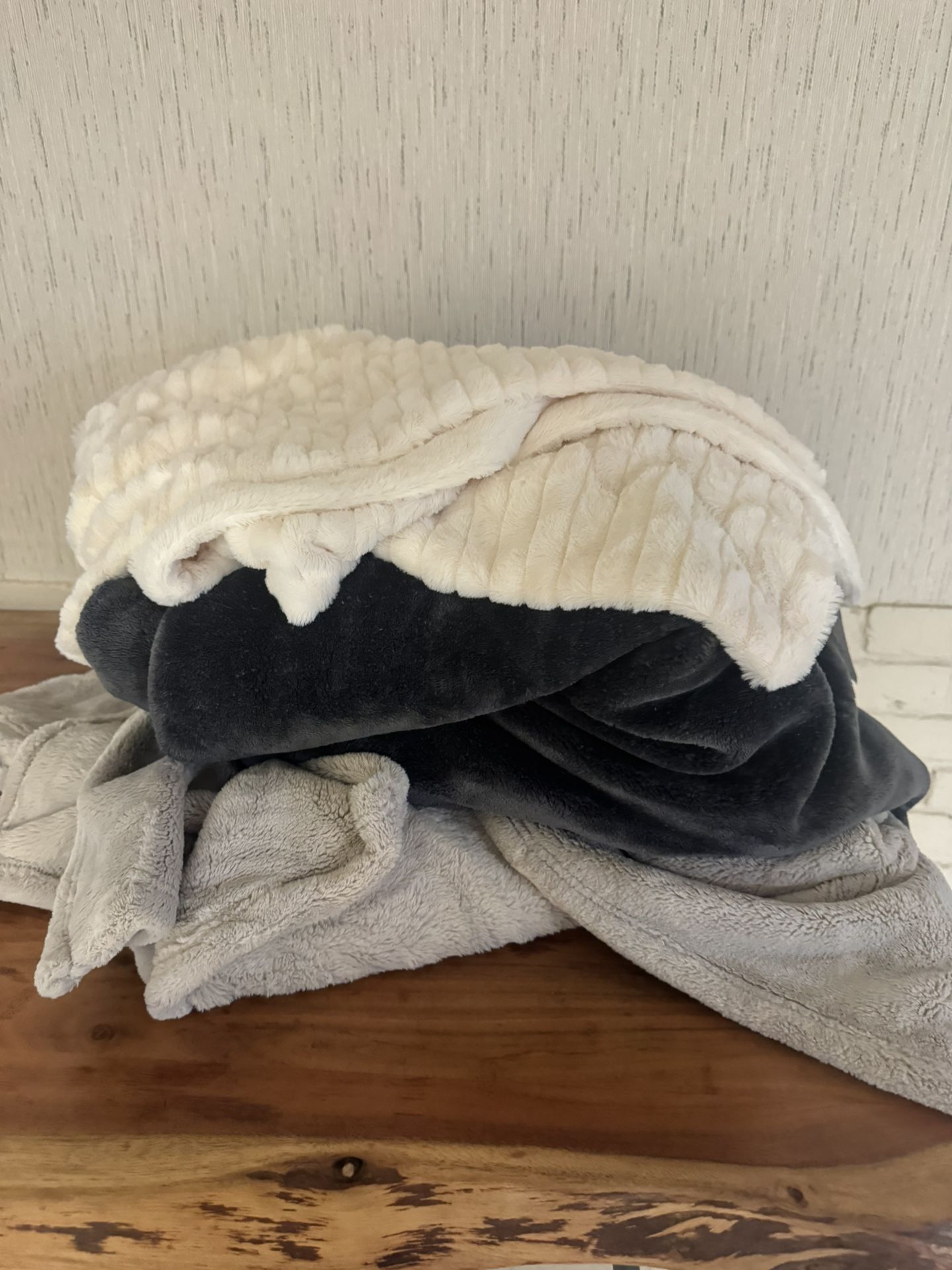 3 blankets for $10