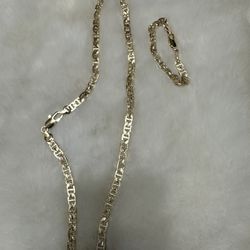 Necklace And Brazalete 14k Gold Plated.  $75