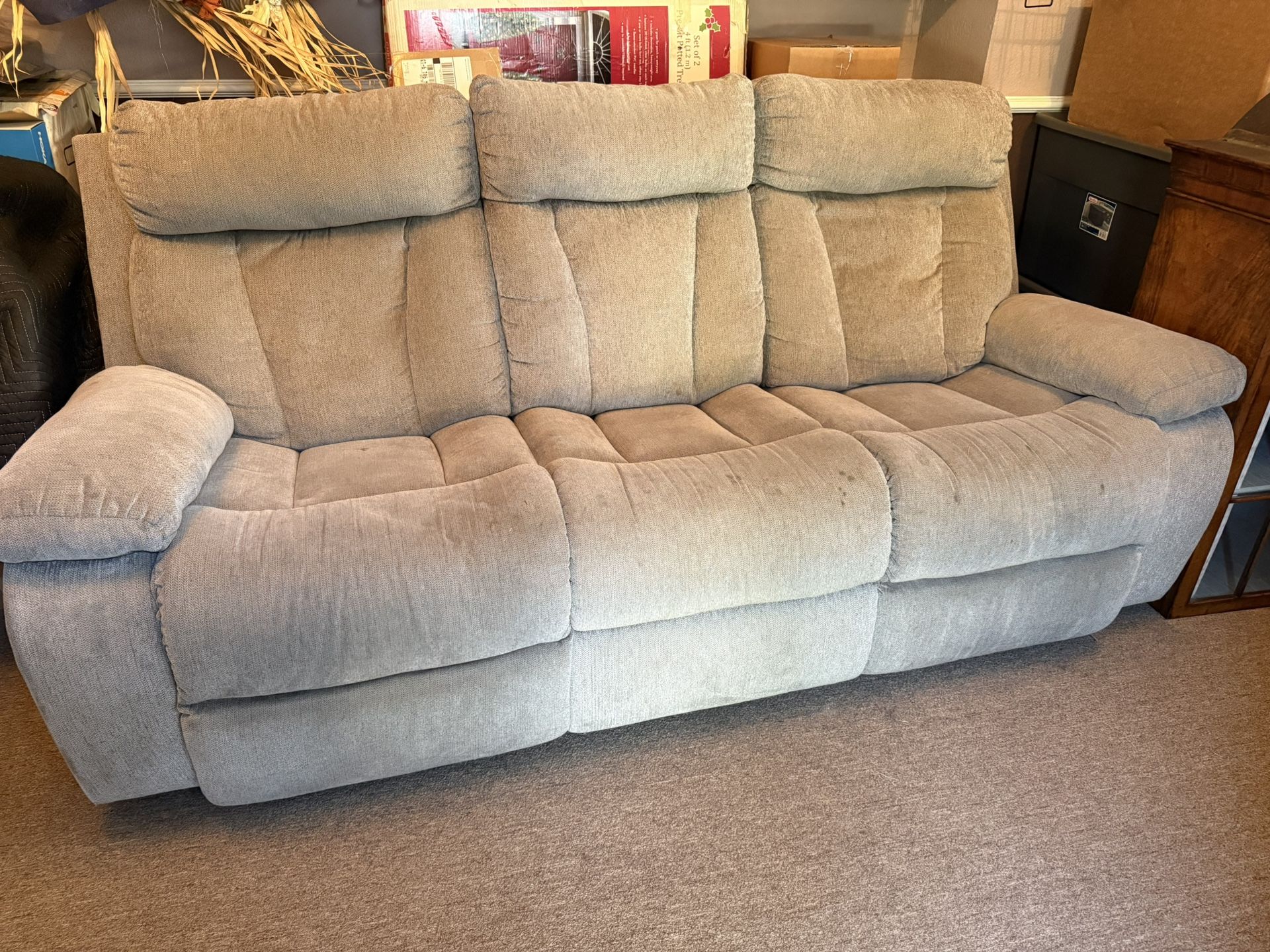 Recliner sofa