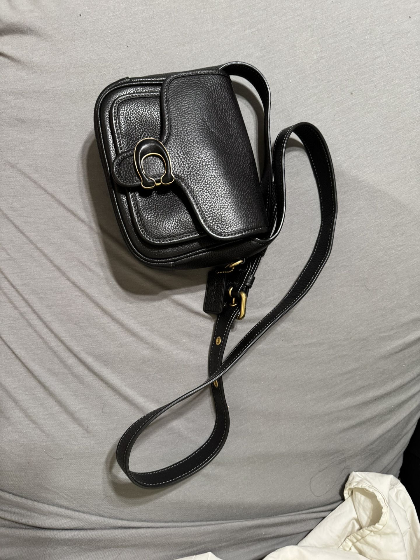 Coach Messenger Bag Black And Gold