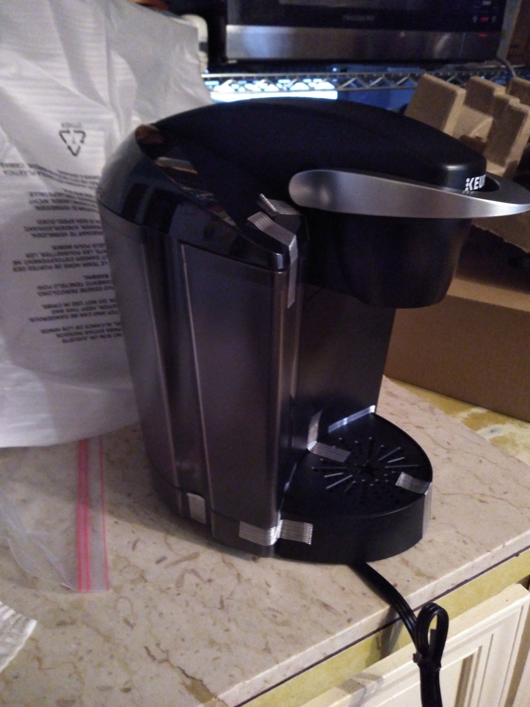 Keurig classic coffee maker never been used had 2 days realized I had one so I'm selling it for $100