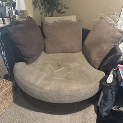 Comfy Oversized Chair 