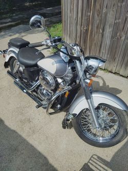 02 Honda Shadow Ace Deluxe 750cc