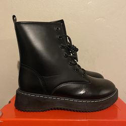 Black Boots Women’s 9 