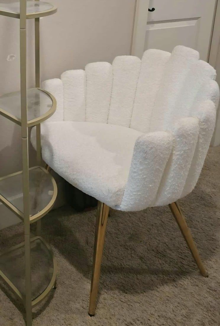 Faux Fur Accent Chair – Modern Petal Back Design