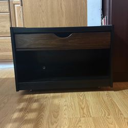 might stand / end table