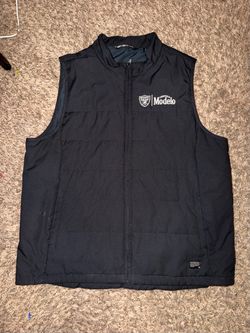 Las Vegas Raiders x Modelo Cerveza Puffer Vest