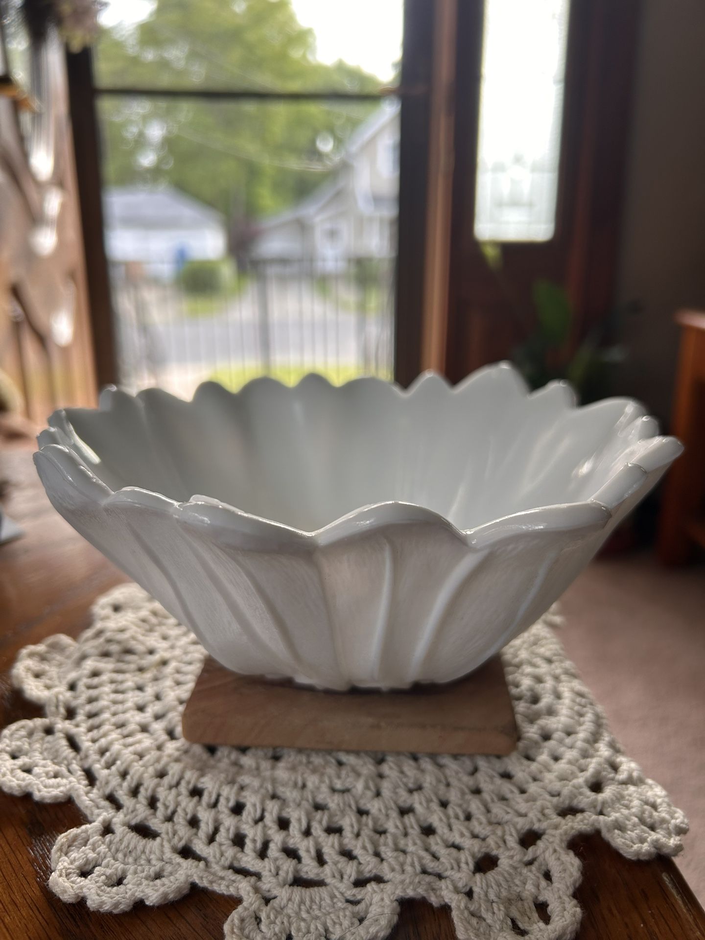 1950s Milk Glass Lily Pons Bowl Indiana Glass Co. 7" - Collectible - Lovely