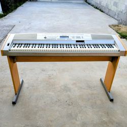 Yamaha 88 key Portable Grand DGX-500 **Needs Partially-Deadened Key REPAIR** • Keyboards, Musical Instruments, Piano, Pianos, Synthesizer, Musical Lea