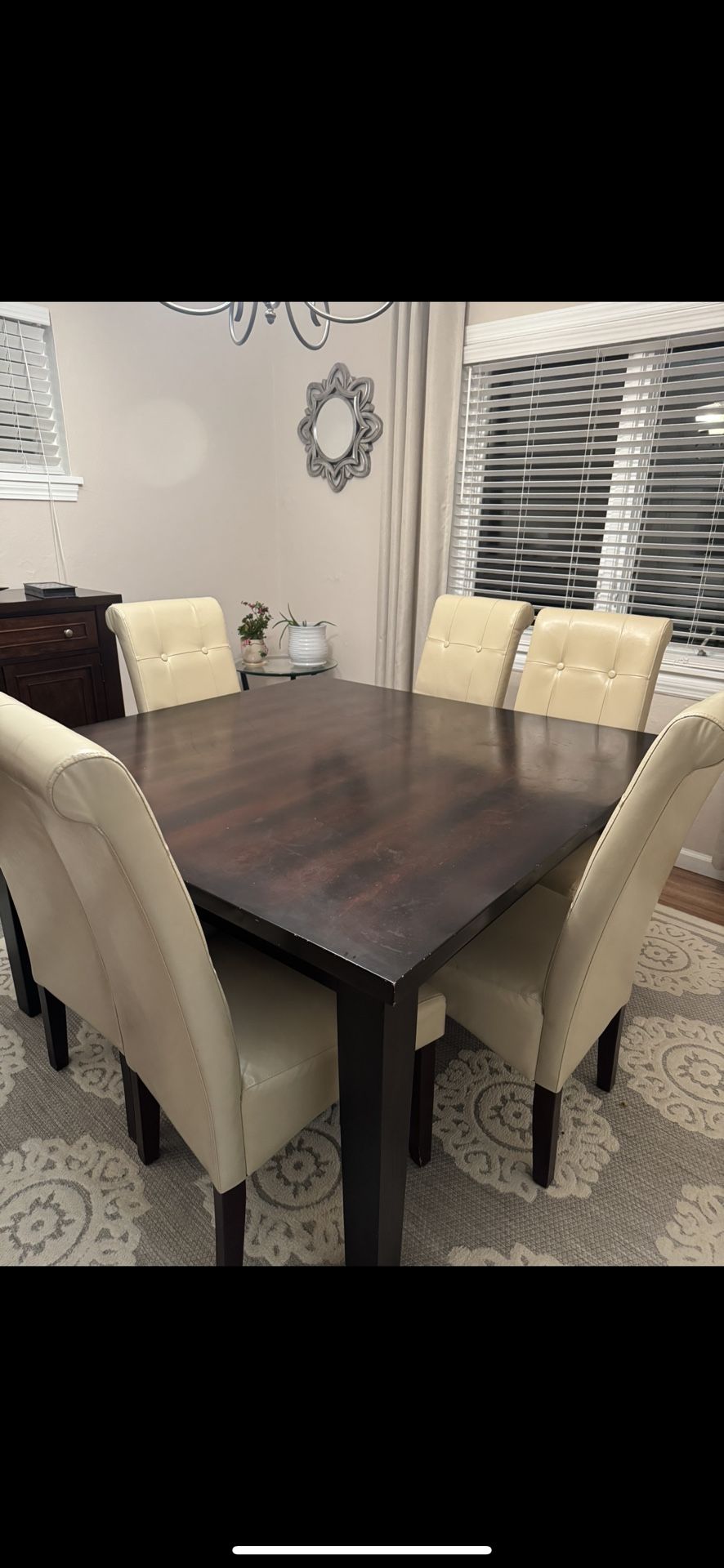 Dining Table With 6 Chairs Used But Good Conditions 
