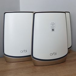 Netgear Orbi Wifi6 Router AX6000 RBR850 and 2 RBS850