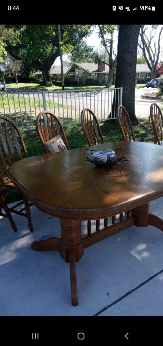 Dinning Table And Chairs