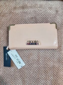 🚨 NICOLE WALLET (SHELL PINK)