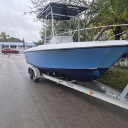 Proline  2001 22 ft 200 hp johson