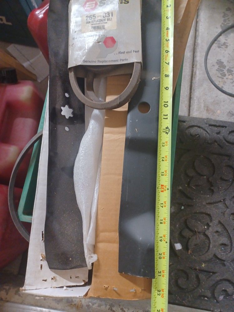 Riding Mower Blades / Parts 
