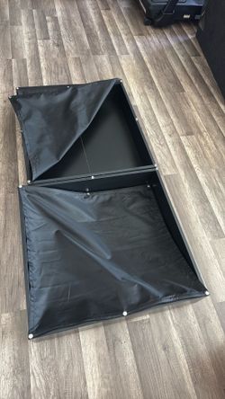 2 Storage containers