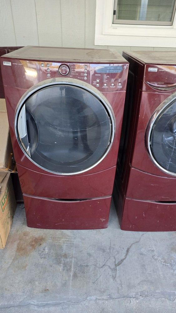 Kenmore Washer And Dryer Set.