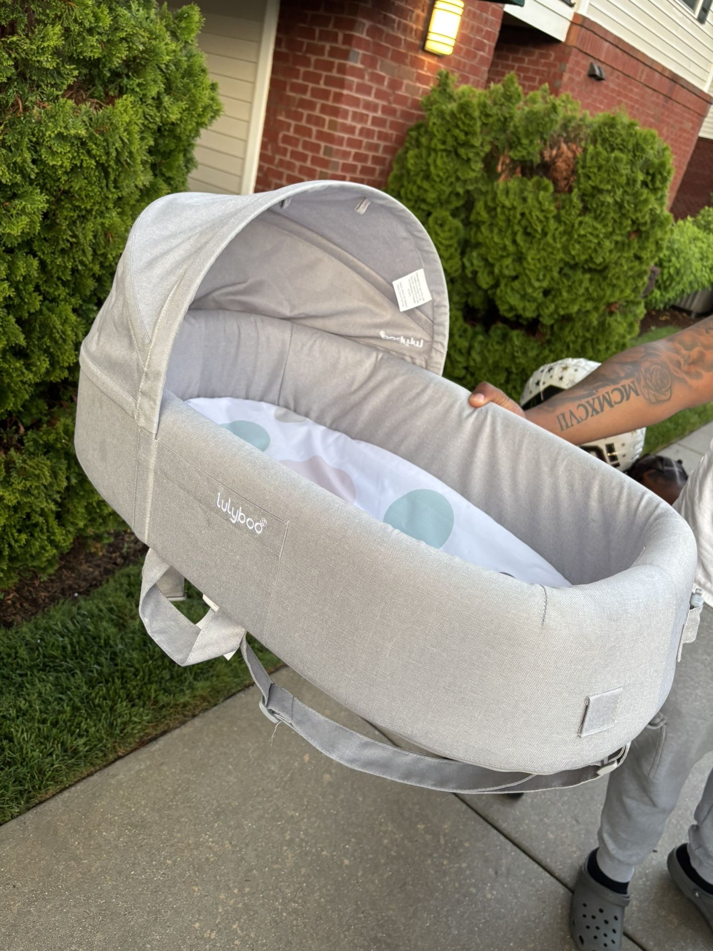 Travel bassinet