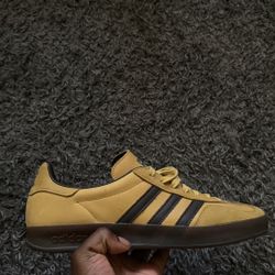 Adidas Gazelle (size 11 1/2)