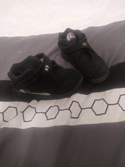 Slightly worn size 9c Jordans