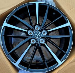 2025 TOYOTA CAMRY RIMS OEM BRAND NEW.......( 19" INCH )