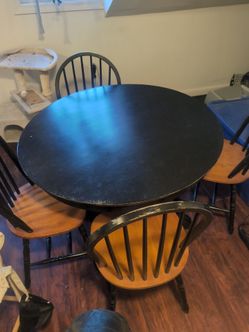 Vintage Wood/Black Round Kitchen Table