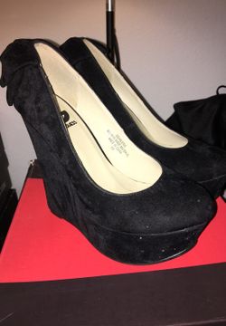 G by guess black heels