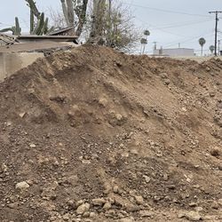 Free Dirt !!! For leveling Etc.