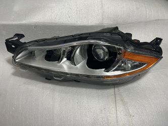 Jaguar XJ X51 XJR Driver Side Xenon Headlight 2010-2015 With AFS