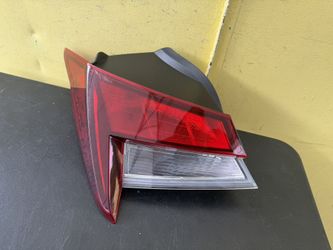 2021-2025 HYUNDAI ELANTRA LH TAIL LIGHT OEM 