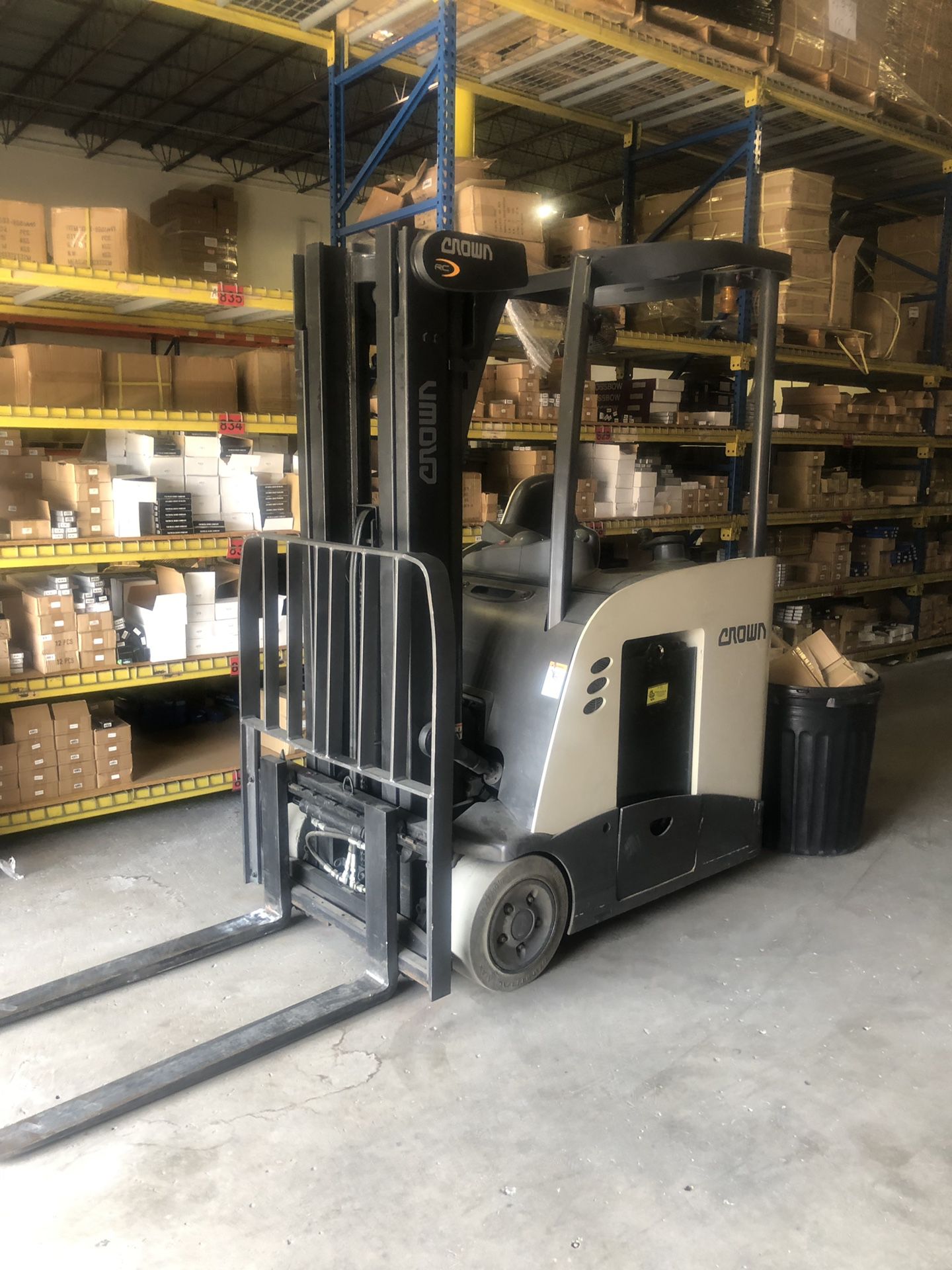 Crown RC forklift electric