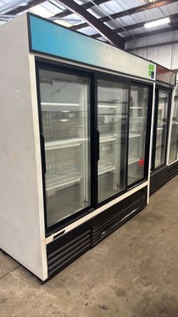 Commercial refrigerator