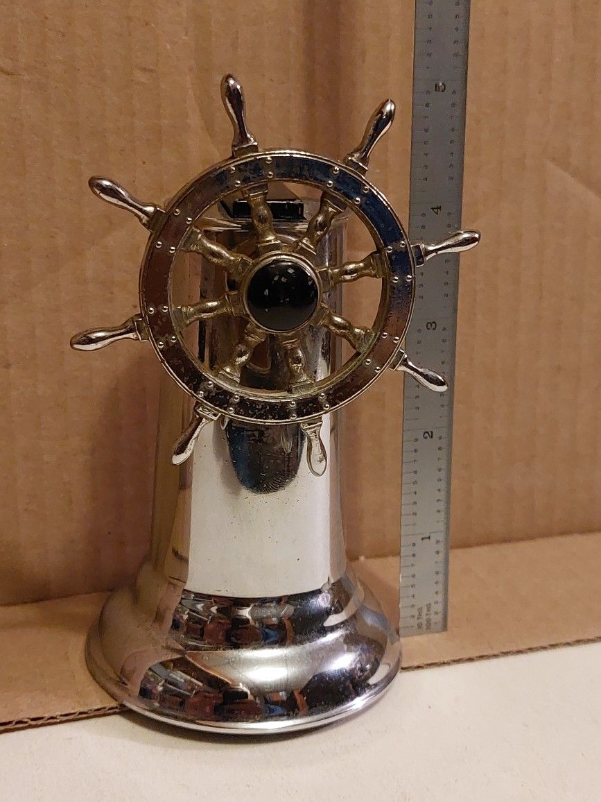 Vintage 1940s Hamilton Ship Wheel Chrome Table Cigarette Lighter Fliptop