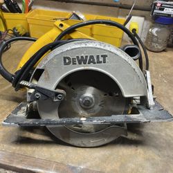 Dewalt Electric Saw 15A 