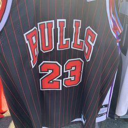 2003 Jordan Pinstripe Bulls Jersey Men’s Large