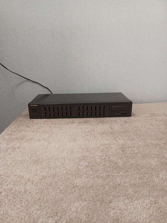 TECHNICS  SH-8017 EQUALIZER 
