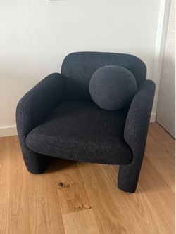Black Sherpa accent chair