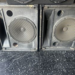 YAMAHA SPEAKERS
