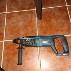 Bulldog Bosch Hammer With battery And Charger 